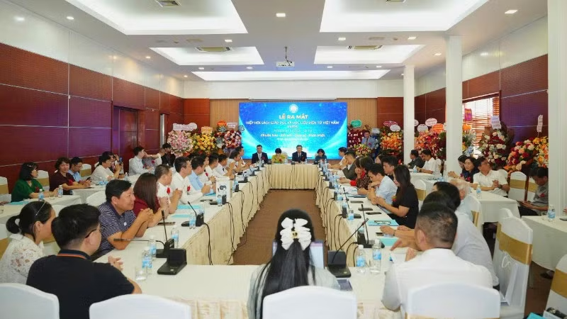 Ra mắt Hiệp hội Sách giáo dục và học liệu điện tử Việt Nam